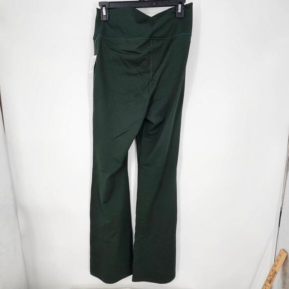 NWT Old Navy Dark Green High-Waisted CloudComfy Boot-Cut Crisscross Leggings L - Picture 2 of 3